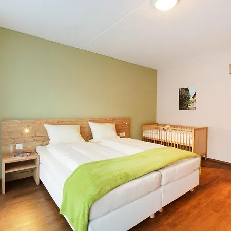 Apartment Sleeps 4 Wifi T425790 *