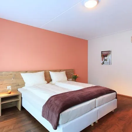 Apartment Sleeps 4 Wifi T425790 *